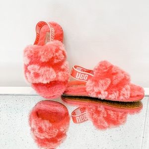 Pink fur Ugg flip flops